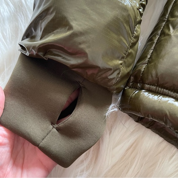 GAP WOMEN'S OLIVE GREEN UPCYCLED CROPPED MIDWEIGHT PUFFER JACKET ORG. $148 - Picture 7 of 10